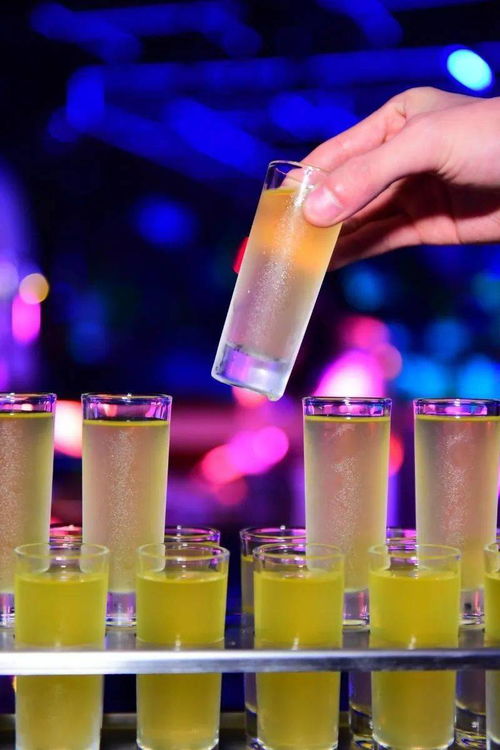 在辰色，捕捉實(shí)現(xiàn)快樂的一萬種可能 微醺時刻的無限探索